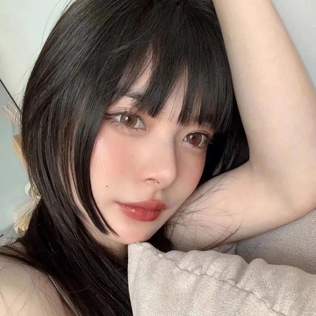 碧窗艳影